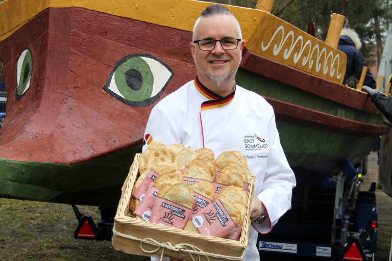 Roman bread for the Roman boat